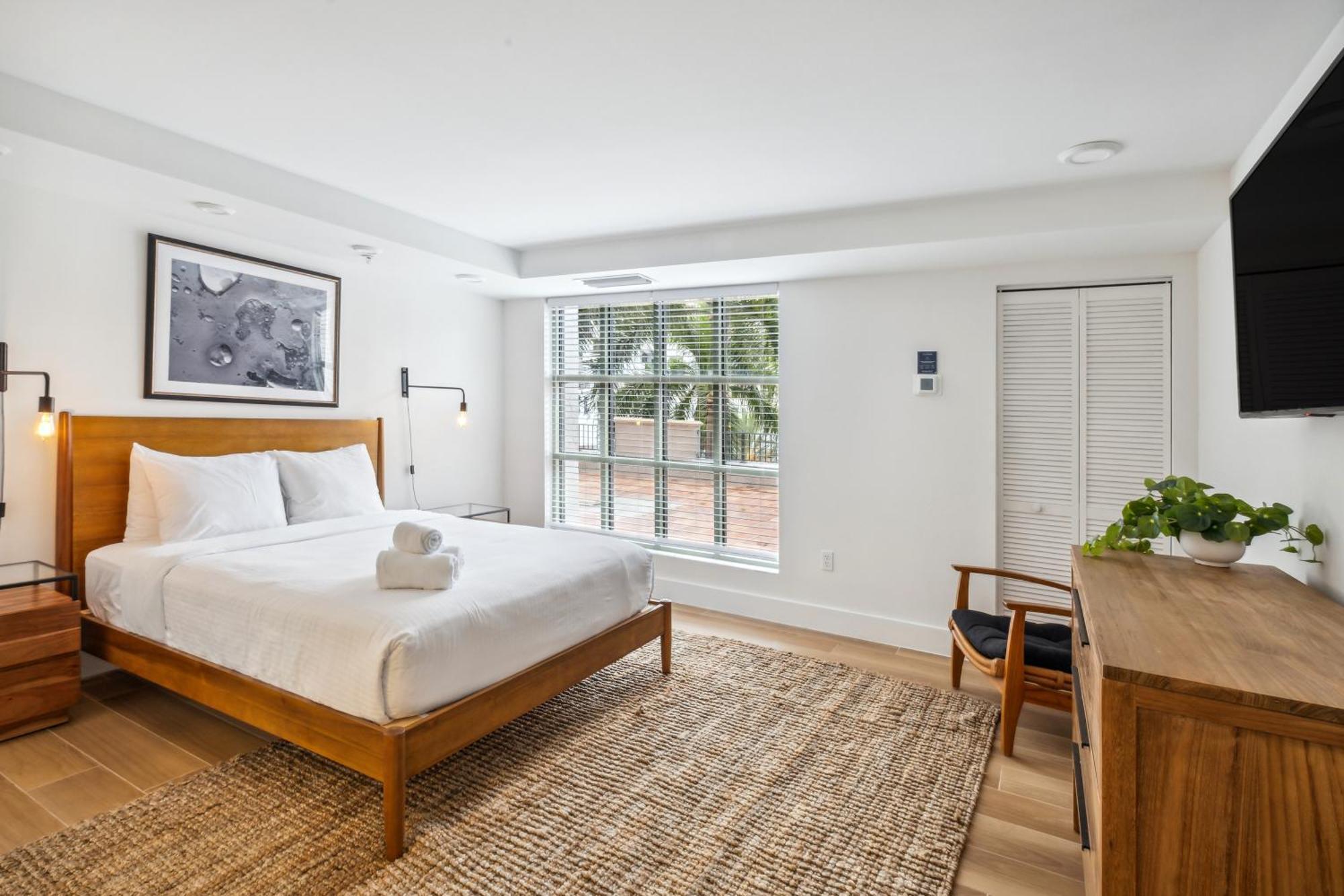Stylish Modern Apartments At Gables Grand Plaza In Miami Exterior photo
