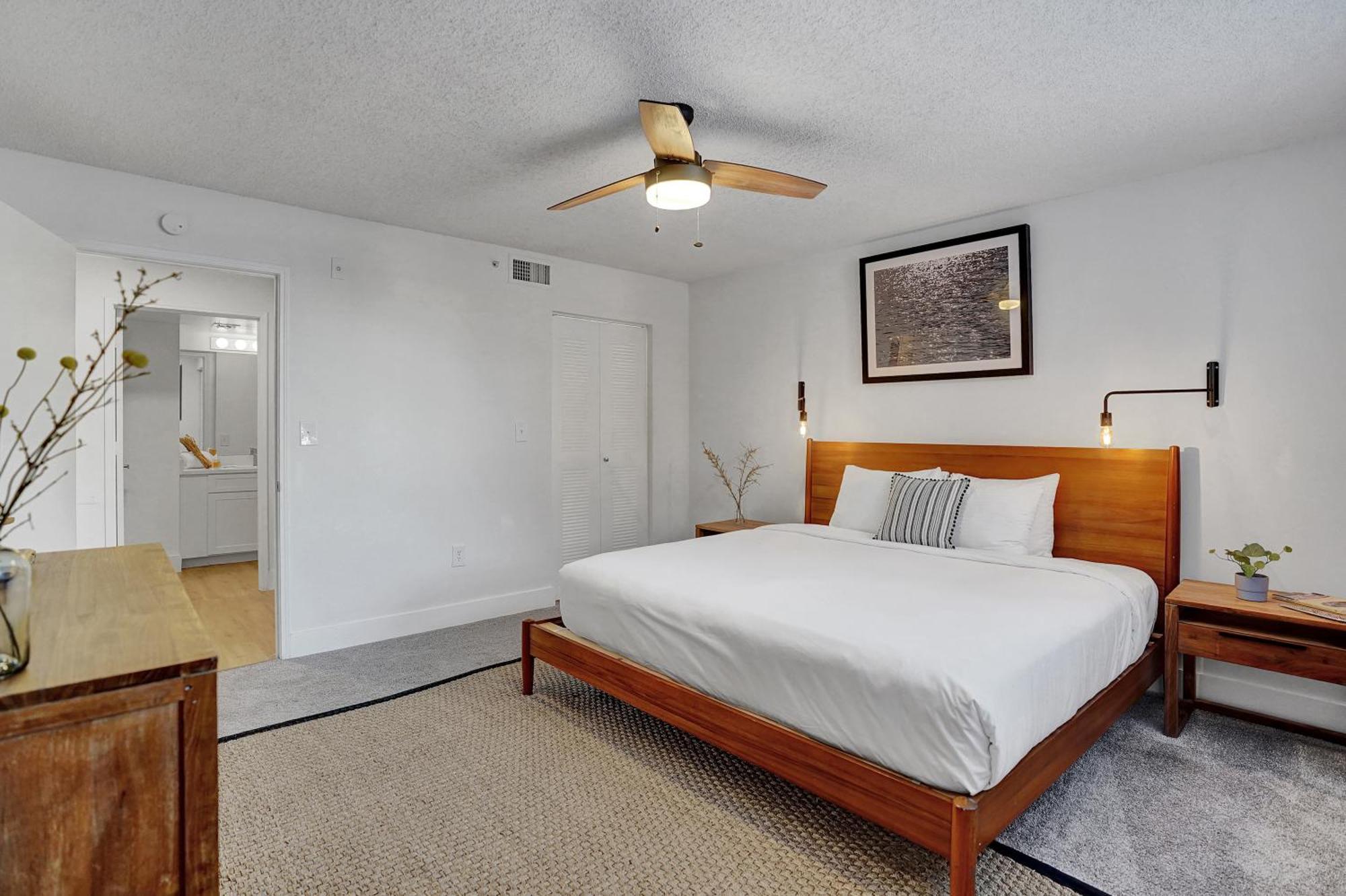 Stylish Modern Apartments At Gables Grand Plaza In Miami Room photo