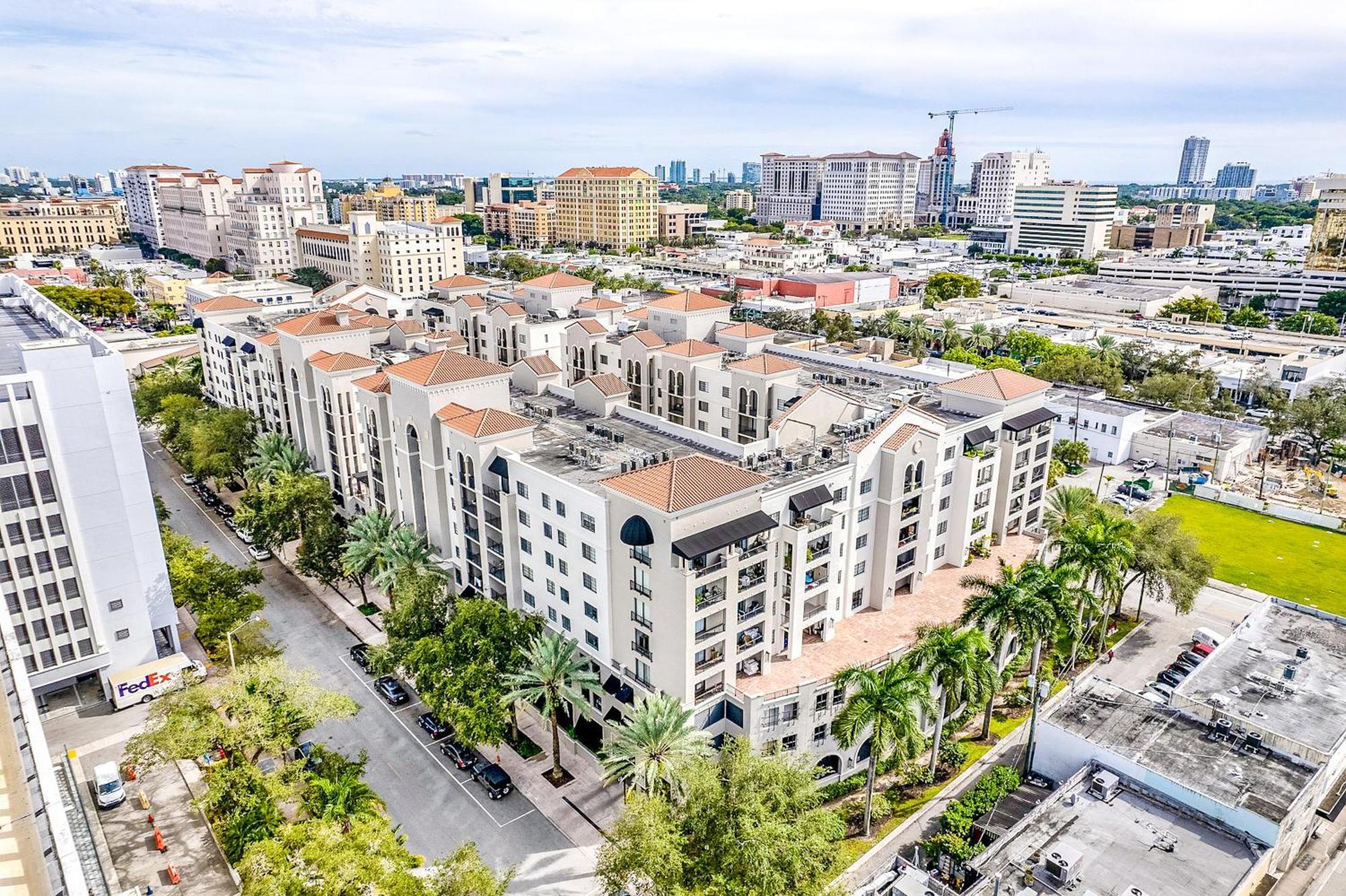 Stylish Modern Apartments At Gables Grand Plaza In Miami Exterior photo