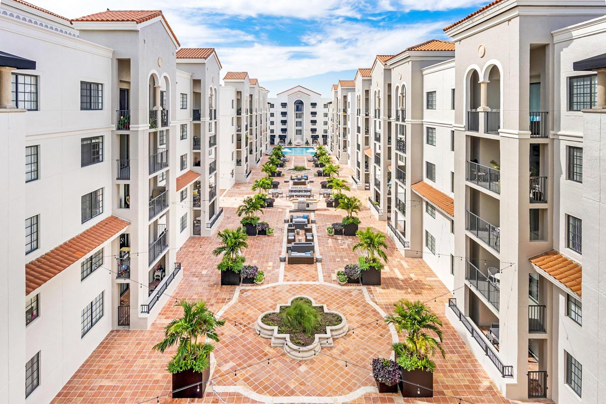 Stylish Modern Apartments At Gables Grand Plaza In Miami Exterior photo