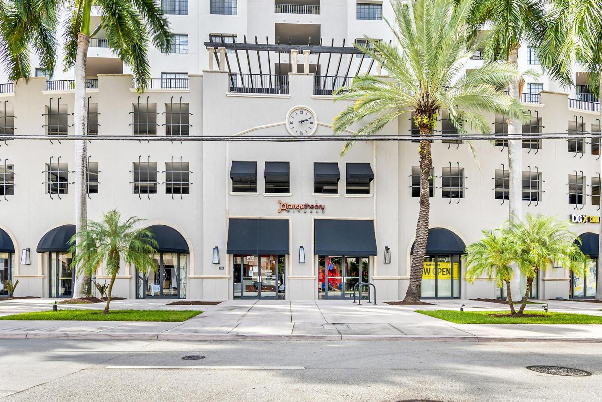Stylish Modern Apartments At Gables Grand Plaza In Miami Exterior photo